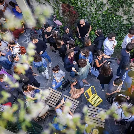 旅馆 科莫湖贝洛旅舍 *