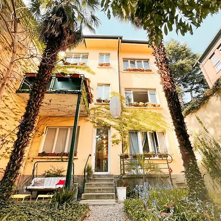 科莫湖贝洛旅舍 *